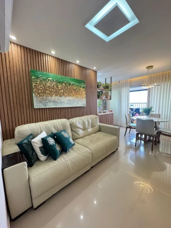 Flow Residence