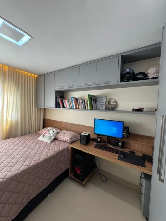 Flow Residence