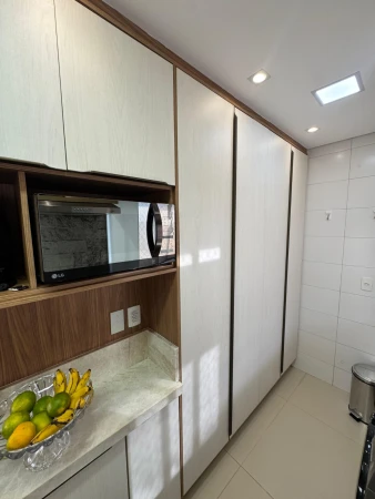 Flow Residence