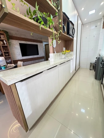 Flow Residence