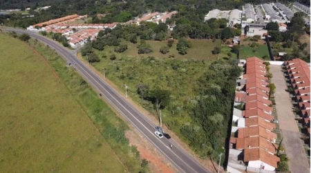 Área em Senador Canedo