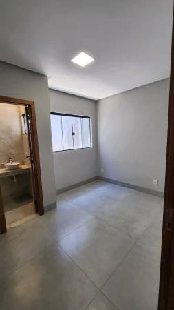 Sobrado no Setor Jaó