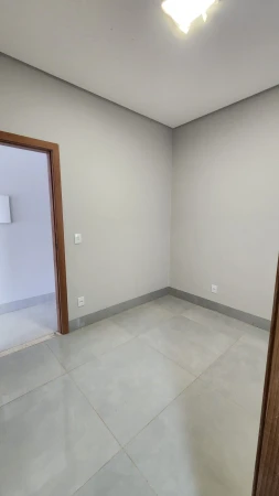 Sobrado no Setor Jaó