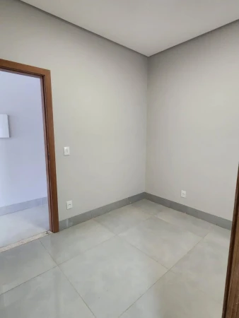 Sobrado no Setor Jaó