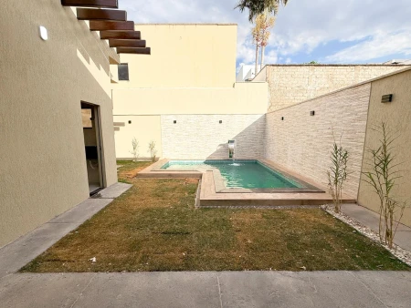 Casa Jardim Veneza