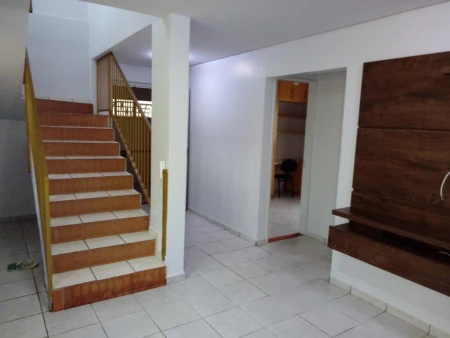 Sobrado e Casa Térrea Setor Sul