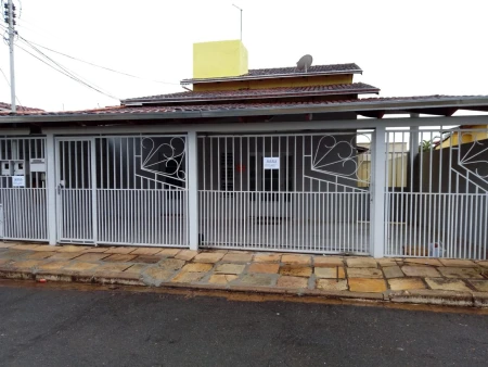 Sobrado e Casa Térrea Setor Sul