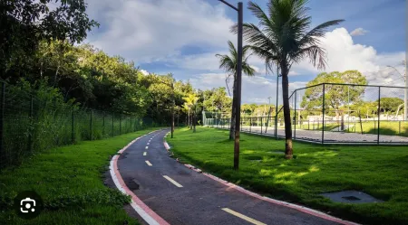 Lote Condomínio com Lago