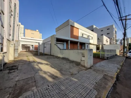 Sobrado Comercial no Setor Sul