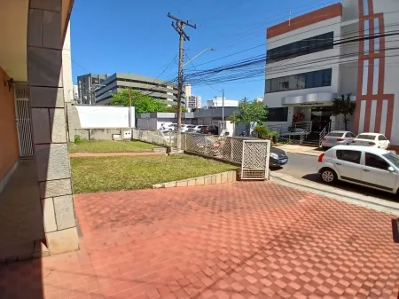 Sobrado Comercial no Setor Sul