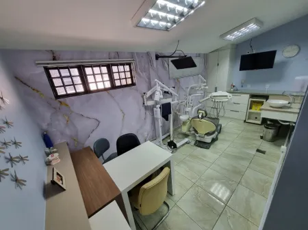 Sobrado com Clínicas no Setor Sul