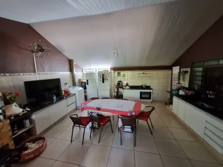 Sobrado com Clínicas no Setor Sul