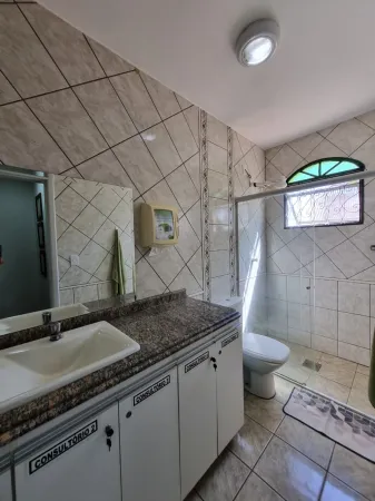 Sobrado com Clínicas no Setor Sul