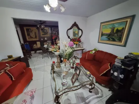 Sobrado com Clínicas no Setor Sul