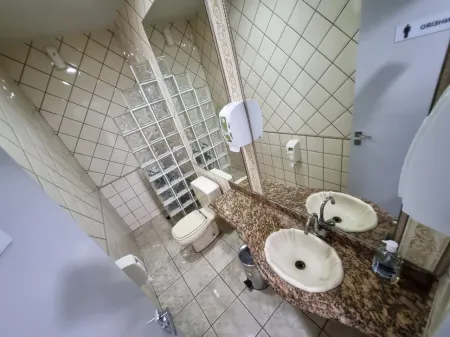 Sobrado com Clínicas no Setor Sul