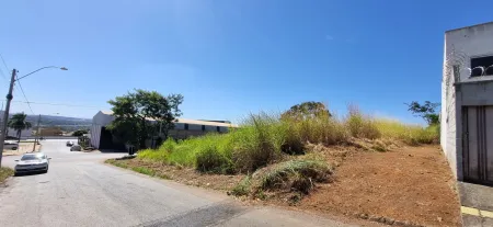 Área no Jardim Petrópolis
