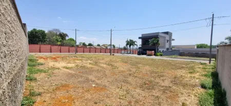 Lote no Condomínio Village Trindade