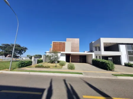 Sobrado no Residencial Goiânia Golfe Clube