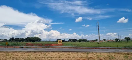 Área em Senador Canedo