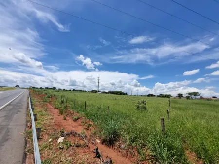 Área em Senador Canedo