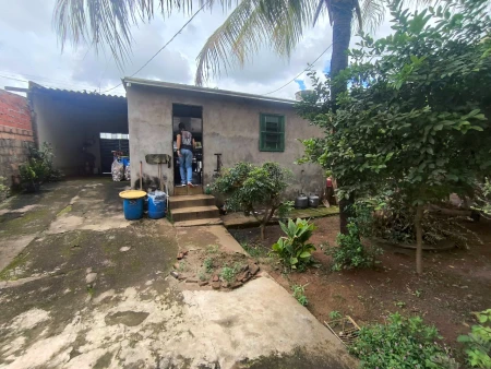 Casa Comercial no Jardim Veneza