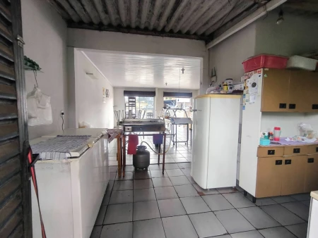 Casa Comercial no Jardim Veneza