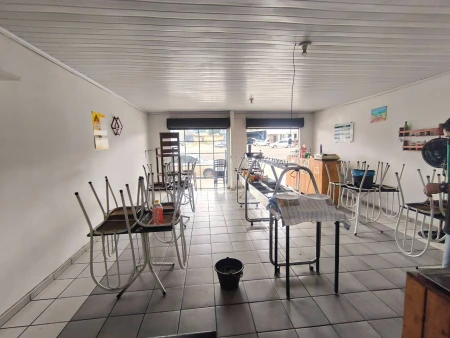 Casa Comercial no Jardim Veneza