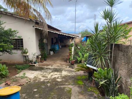 Casa Comercial no Jardim Veneza