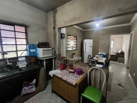 Casa Comercial no Jardim Veneza