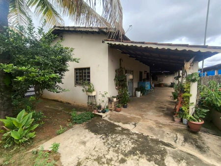 Casa Comercial no Jardim Veneza