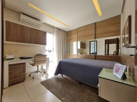 Sobrado com 5 Quartos à Venda, 359M² no Parque Amazônia - Goiânia