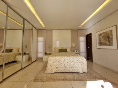 Sobrado com 5 Quartos à Venda, 359M² no Parque Amazônia - Goiânia