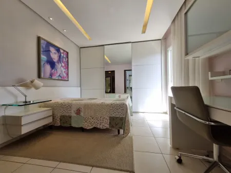 Sobrado com 5 Quartos à Venda, 359M² no Parque Amazônia - Goiânia