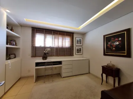 Sobrado com 5 Quartos à Venda, 359M² no Parque Amazônia - Goiânia