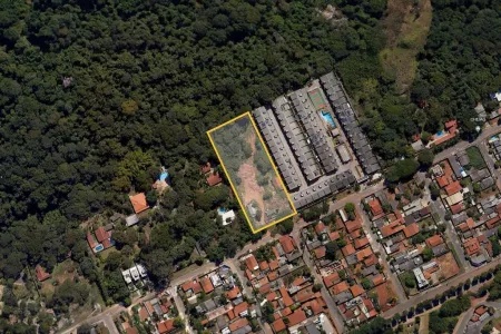 Área no Jardim Mariliza