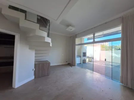 Sobrado no Residencial Madrid