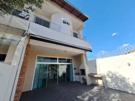 Sobrado no Residencial Madrid