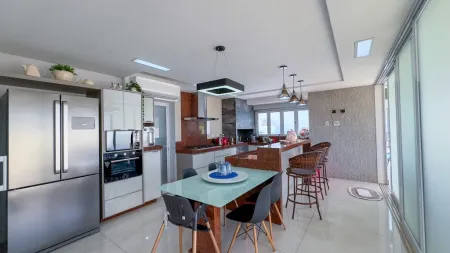 Sobrado no Residencial Parque Mendanha