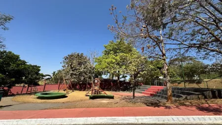 Sobrado no Residencial Parque Mendanha