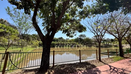 Sobrado no Residencial Parque Mendanha