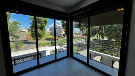 Sobrado no Jardim Atlântico