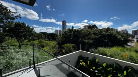 Sobrado no Jardim Atlântico