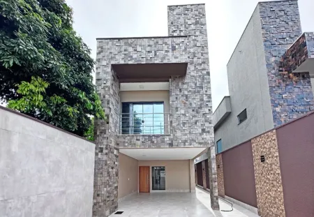 Sobrado no Jardim Atlântico