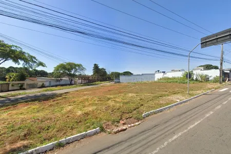 Área no Jardim Presidente