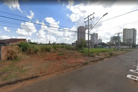 Lote no Setor Serrinha