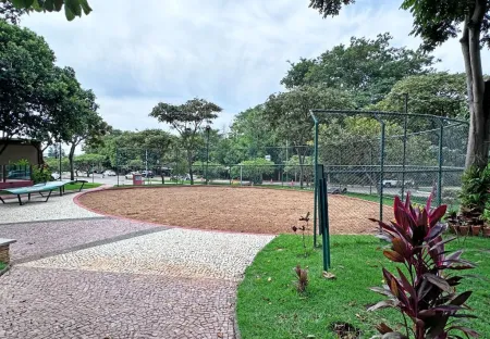 Sobrado no Jardins Atenas