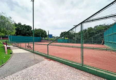 Sobrado no Jardins Atenas