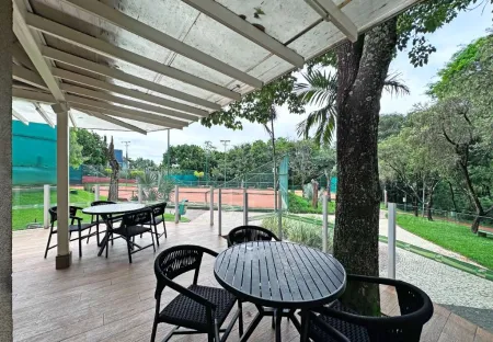 Sobrado no Jardins Atenas