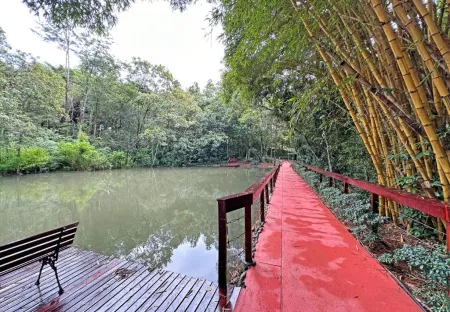 Sobrado no Jardins Atenas