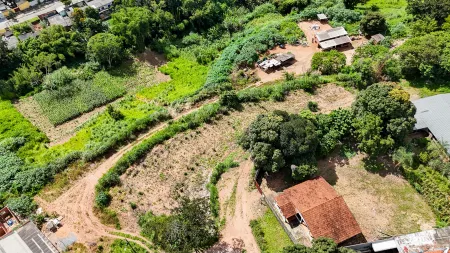Área no Jardim Novo Mundo